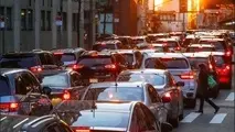 غارت منابع ملی؛ خودروها سالی ۷ میلیارد دلار بنزین اضافه می‌سوزانند
