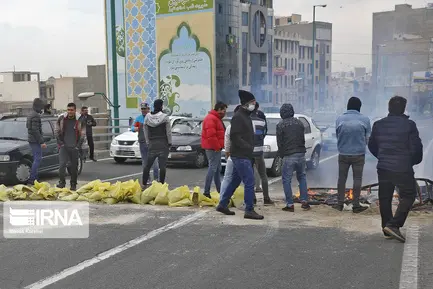اعتراض‌ها به گران شدن بنزین