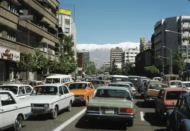 اتوبوس سواری عجیب در تهران؛ ۶۰ سال قبل + عکس