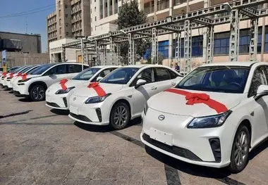 تاکسی های برقی بی پلاک ماندند