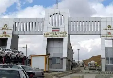 با عبور یک هزار و ۳۰۰ کامیون، رکورد تردد ناوگان حمل کالا در مرزهای خراسان جنوبی شکسته شد