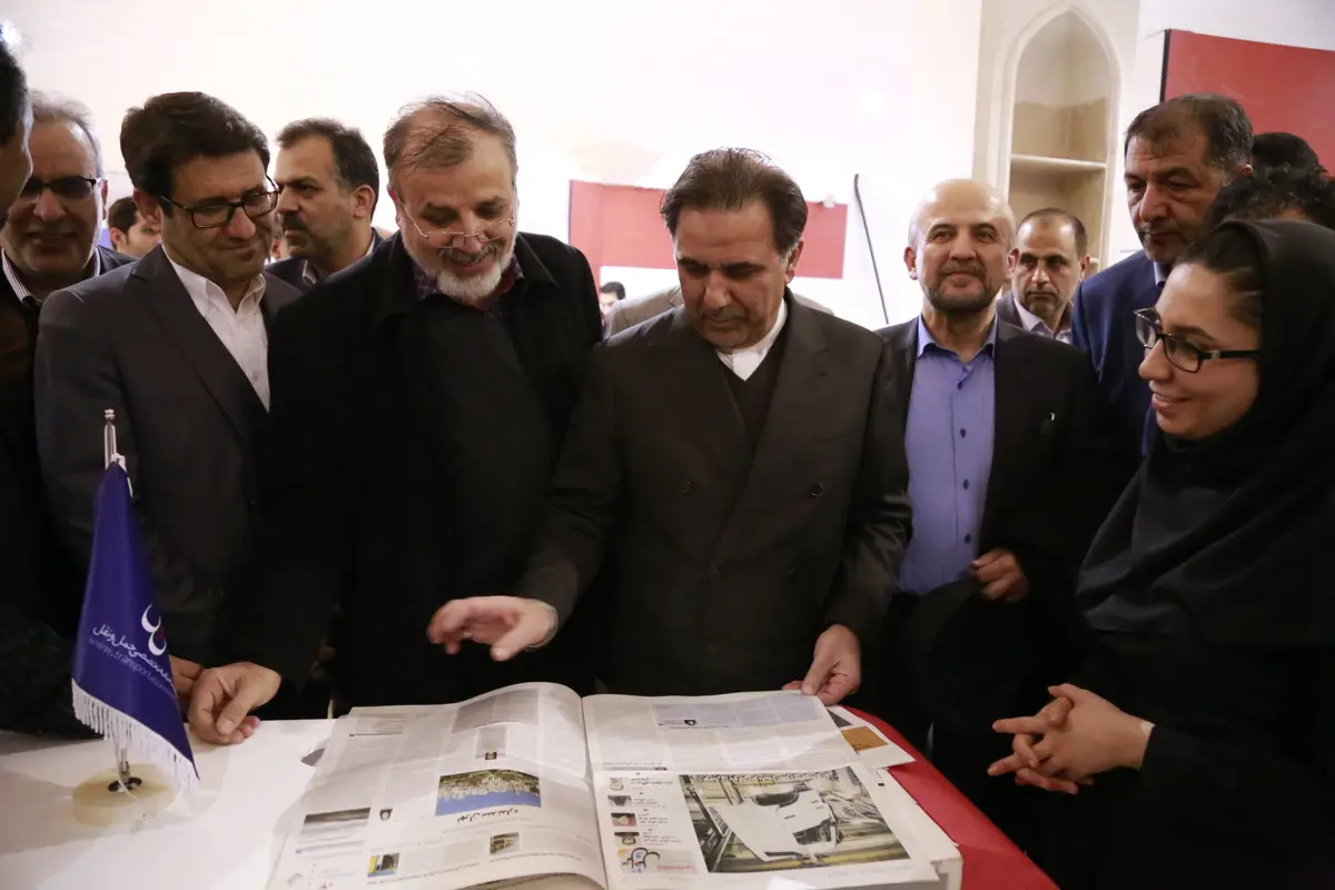 عباس آخوندی در غرفه تین نیوز