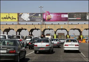 عبور زائران اربعین از آزادراه همدان- ساوه رایگان شد