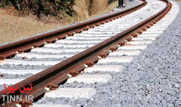 توقف قطار توسعه در ایستگاه حمل و نقل ریلی