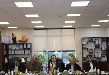 جلسه سازمان بنادر جهت بررسی و رفع مشکلات سرمایه‌گذاری و عملیات بندری در بندر امیرآباد
