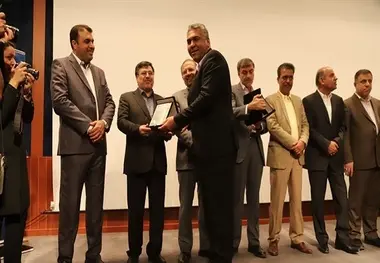 تقدیر از مدیرکل بنادر و دریانوردی هرمزگان به‌عنوان خادم نمونه صادراتی