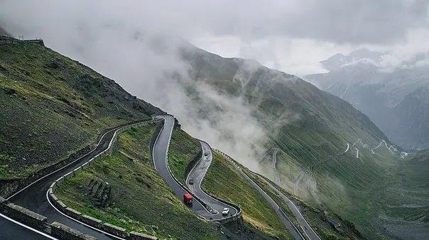 زیباترین و شگفت انگیز تربن جاده های جهان 