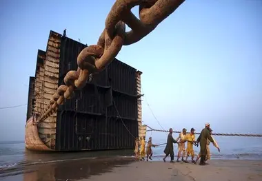 فیلم| بزرگترین مرکز اوراق کشتی در دنیا
