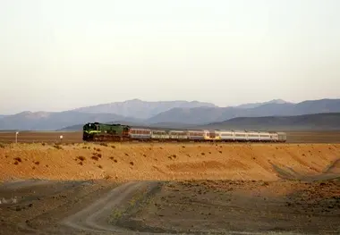 ۷۲ درصد از خطوط ریلی فارس آماده حرکت قطار با سرعت ۱۴۰ کیلومتر در ساعت‌