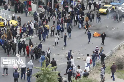اعتراض‌ها به گران شدن بنزین