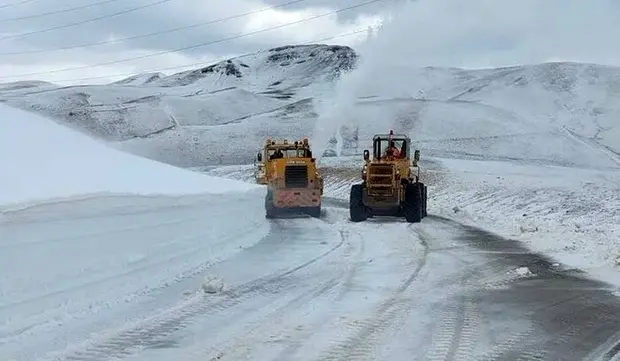 جاده پونل - خلخال همچنان مسدود است