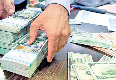 بازار ارز روی گسل تنش‌های سیاسی/تحلیل کارشناسان از آینده قیمت دلار