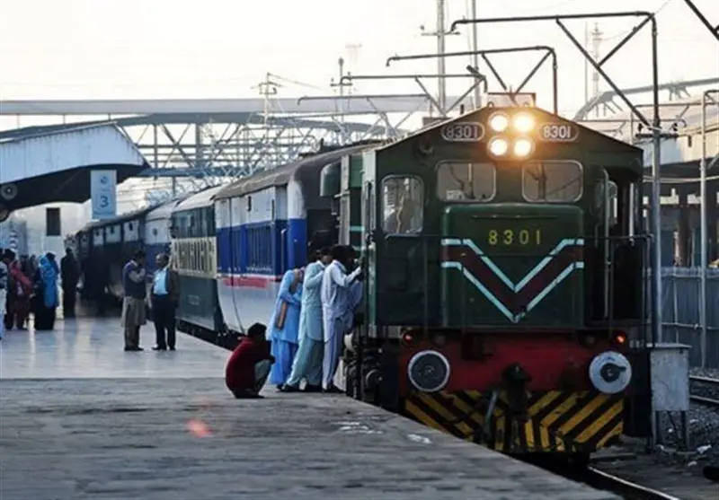 کاهش قیمت بلیت قطار در پاکستان همزمان با نزدیک شدن تعطیلات عید فطر