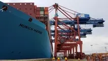 2nd generation Triple-E Munich Maersk in maiden call to Hamburg