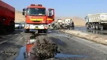 مسدود شدن محور ایلام - مهران به علت واژگونی کامیون حمل سوخت