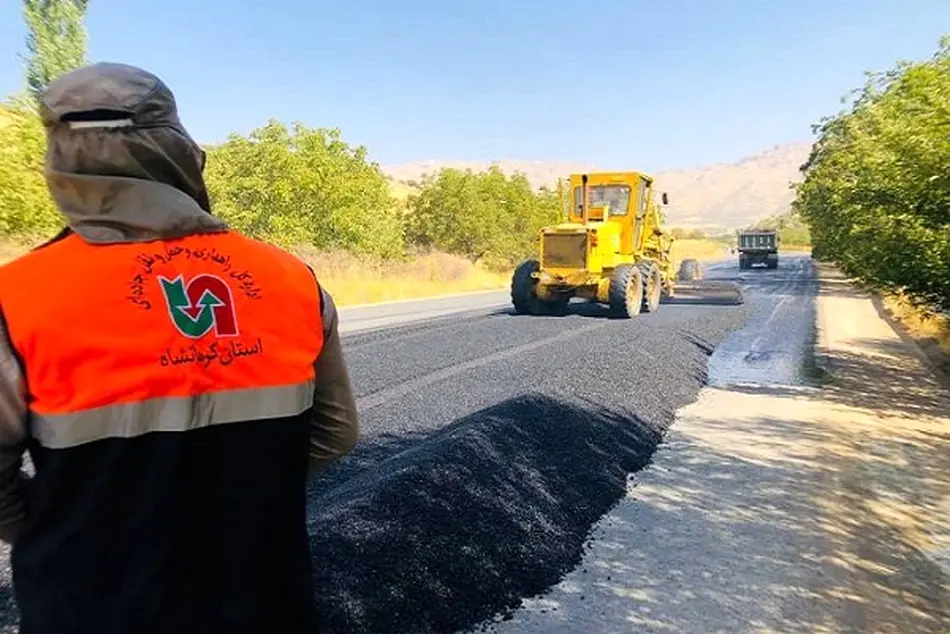 نصب ۴۶۰۰ عدد علائم ایمنی در محور های پرتردد کرمانشاه