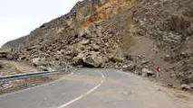 
مسدود شدن مسیر برگشت جاده اهرم - فراشبند به علت ریزش کوه
