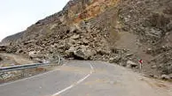 
مسدود شدن مسیر برگشت جاده اهرم - فراشبند به علت ریزش کوه
