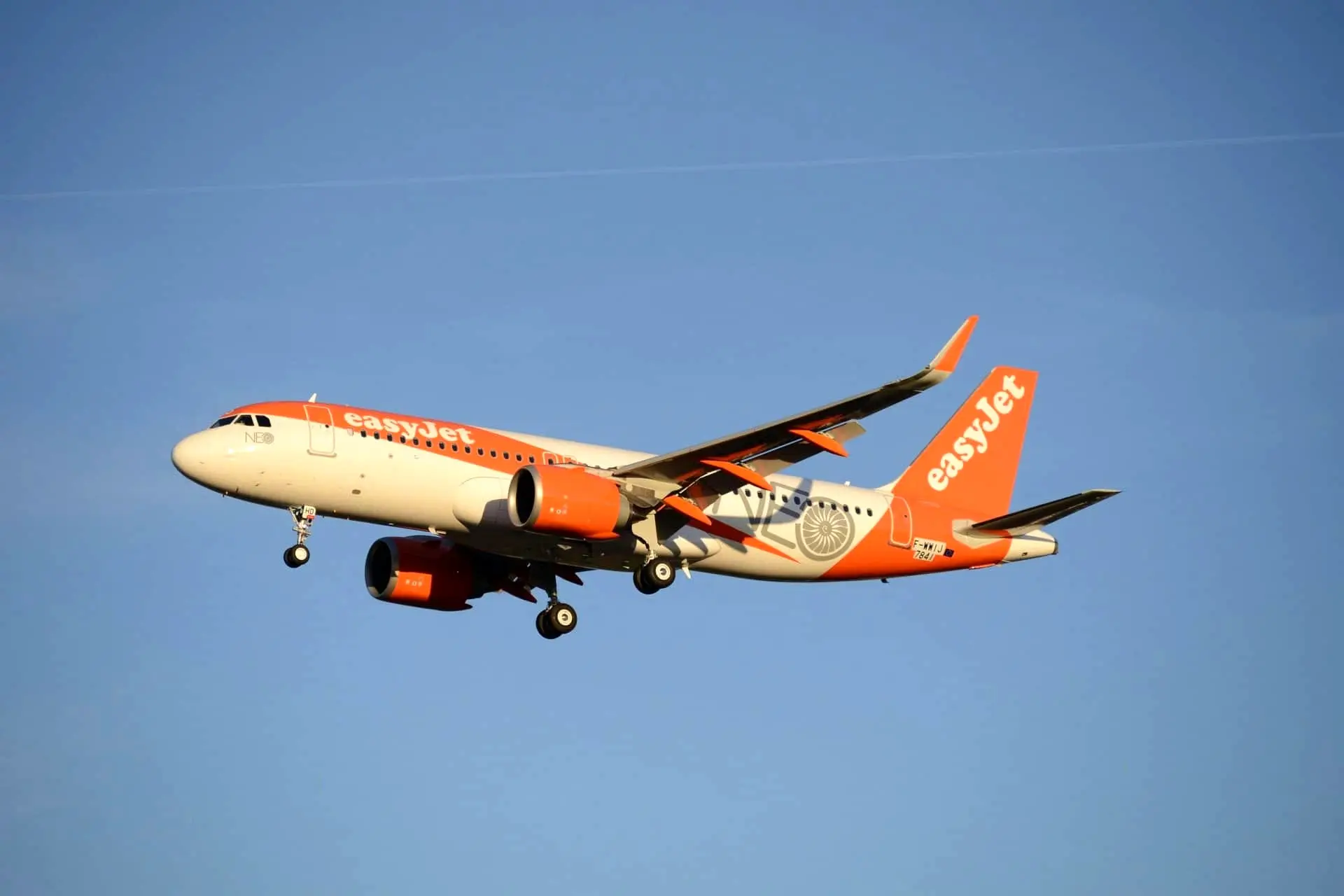 easyJet orders additional 17 Airbus A320neo’s