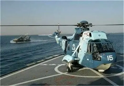 نیروی دریایی ارتش به کمک نفتکش‌های حادثه دیده در دریای عمان رفتند