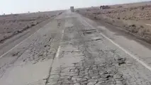 تخریب سرمایه های ملی؛ شرایط نامناسب جاده جندق تا خور بیانک 