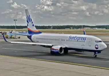Sun Express B737 Makes An Emergency Landing In Toulouse
