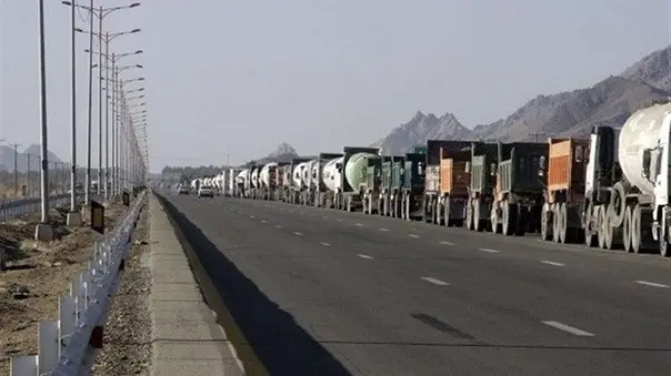 افزایش تصادفات رانندگان کامیون در گلوگاه شهید میرزایی بندرعباس 
