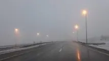 مه آلودگی و لغزندگی در محورهای استان زنجان
