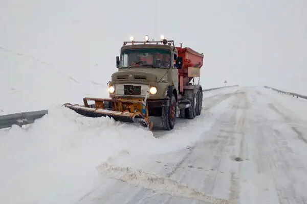 فیلم | عملیات برف روبی در بارش‌های اخیر در لرستان