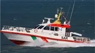 نجات ۱۲ سرنشین یک قایق غیرمجاز در جزیره بنی فارور/ سرنشینان به جزیره کیش منتقل شدند
