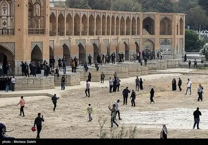 گزارش تصویری چشم نصف جهان به زاینده‌رود روشن شد (11)