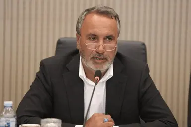 رئیس کمیسیون عمران: مجلس به گرانی بلیت قطار ورود می کند