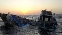 نجات هشت سرنشین لنج غرق شده در آبهای کیش