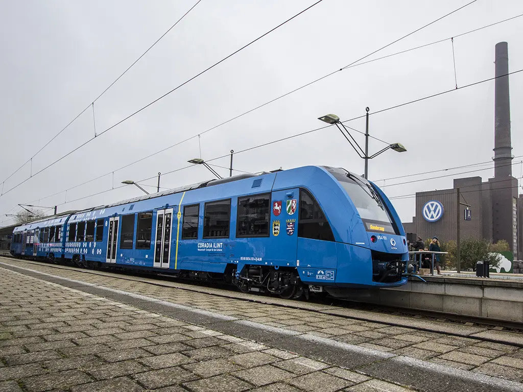 Hydrogen could replace diesel in 15 years says LNVG, as fuel cell train contract signed