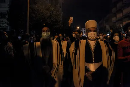 تجمع دوستداران استاد شجریان مقابل بیمارستان جم