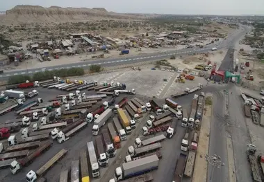 نرخ جدید حق توقف، رانندگان را تبدیل به نگهبان بار صاحبان کالا کرد