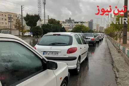 صف طولانی خودروها در «جایگاه‌های بنزین»