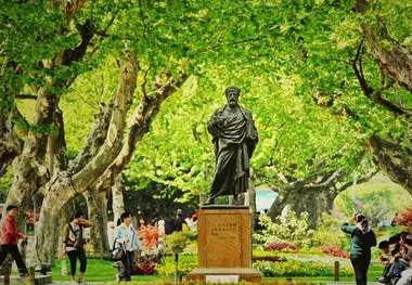 زندگی و ماجراجویی های مارکوپولو در سرزمین های دور