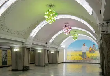 مترو پیونگ‌یانگ؛ جلوه‌هایی از زیبایی و اشرافیت
