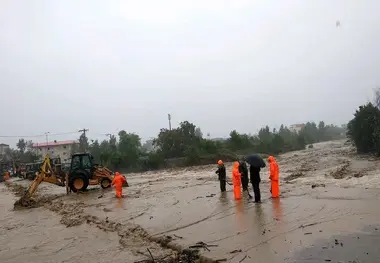 دو جاده اصلی گیلان همچنان مسدود است