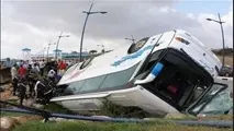 واژگونی اتوبوس 16 مجروح برجای گذاشت
