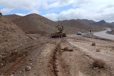 عملیات لایروبی آبنماها و ترمیم محورهای مواصلاتی خراسان جنوبی