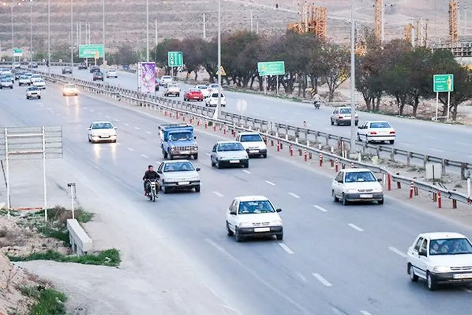 ترافیک سنگین در آزادراه قزوین-کرج-تهران/کاهش 8 درصدی ترافیک جاده ها