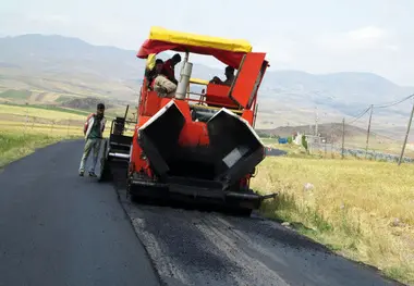  آغاز پروژه زیرسازی و آسفالت‌ریزی محور روستایی در شهرستان هشترود 