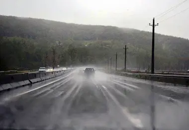 سطح جاده‌ها در خراسان رضوی لغزنده است