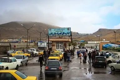 تردد برخی مسافران هوایی از مرز بازرگان به دلیل توقف پروازها 
