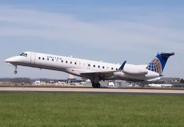 CommutAir Extends Captain Pay to First Officers
