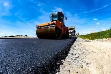 اجرای طرح بهسازی محور روستایی سینک در جعفرآباد قم