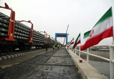 بازدید مسئولان راه آهن ایران و جمهوری آذربایجان از بارانداز ریلی آستارا