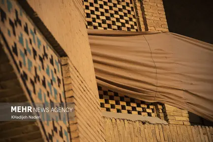 نصب جان پناه پل خواجو 